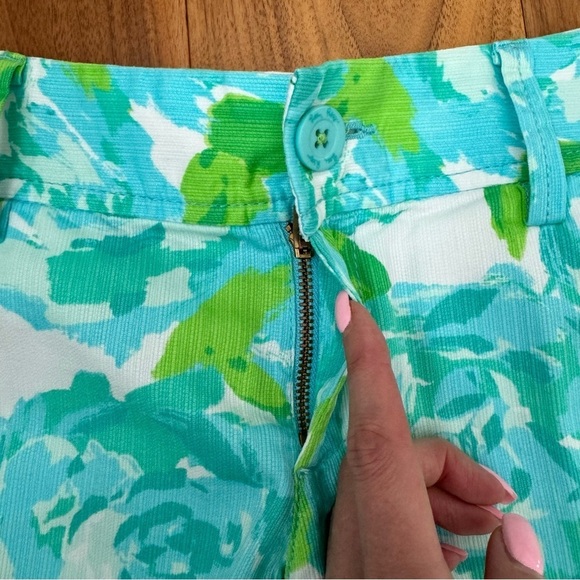 Lilly Pulitzer 5” The Callahan Shorts FIRST IMPRESSION BLUE Rose Floral size 2 - Picture 10 of 16
